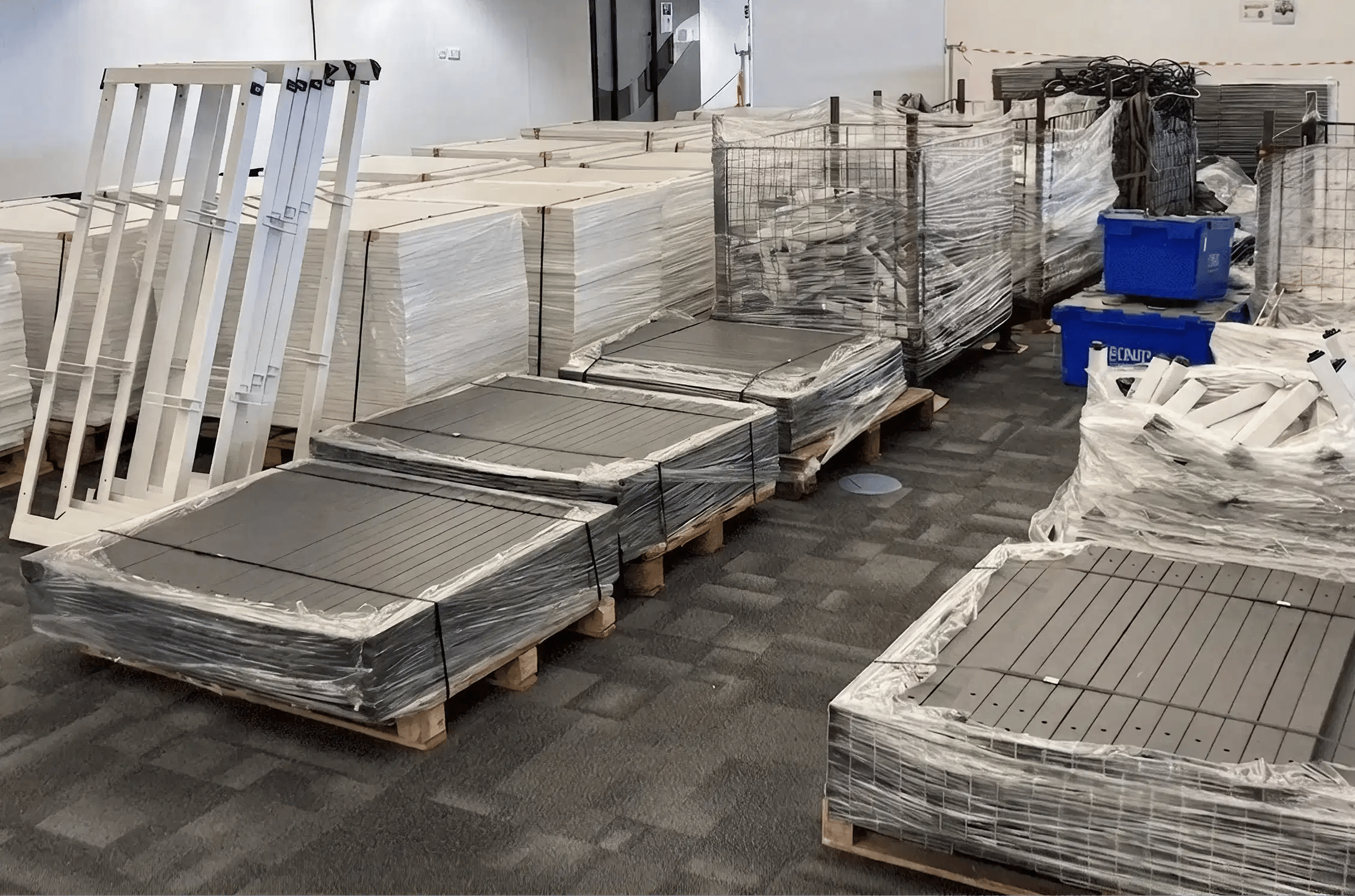 warehouse-of-packaged-furniture-parts-ready-for-clearance
